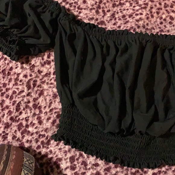 Black sheer off the shoulder crop top - Picture 2 of 4